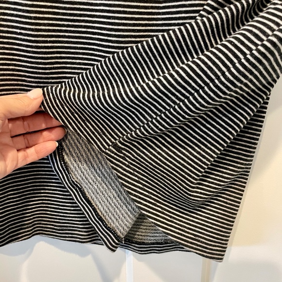 Maurices Stretch Knit Mini Skirt, L, EUC, Black/White Stripe - Picture 4 of 5